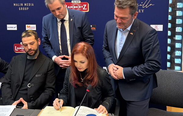 Pressekonferenz anlässlich Priscilla Presleys Besuch in Baesweiler