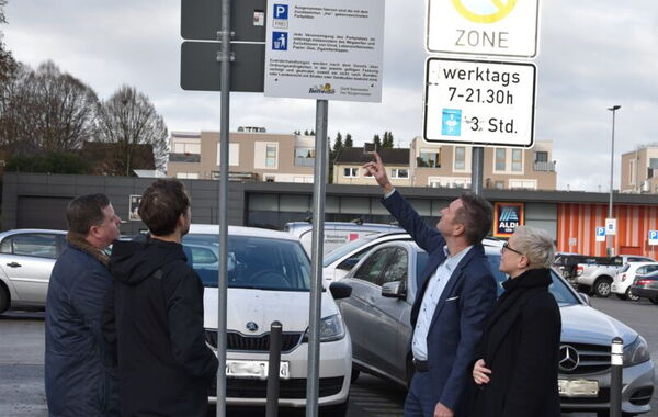 Verweilverbot Parkplatz "Am Feuerwehrturm"