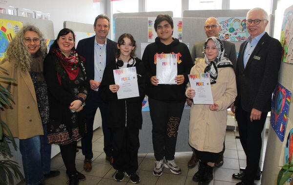 Sieger*innen des Friedensplakatwettbewerbs