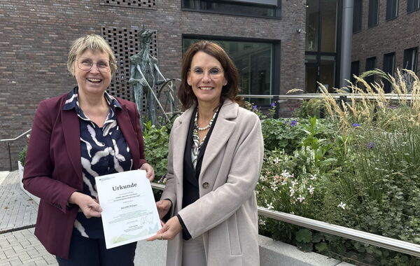 v.l. Iris Tomczak-Pestel, Technische Dezernentin der Stadt Baesweiler; Staatssekretärin Rita Schwarzelühr-Sutter