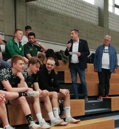 Übergabe der Tribüne Am Weiher