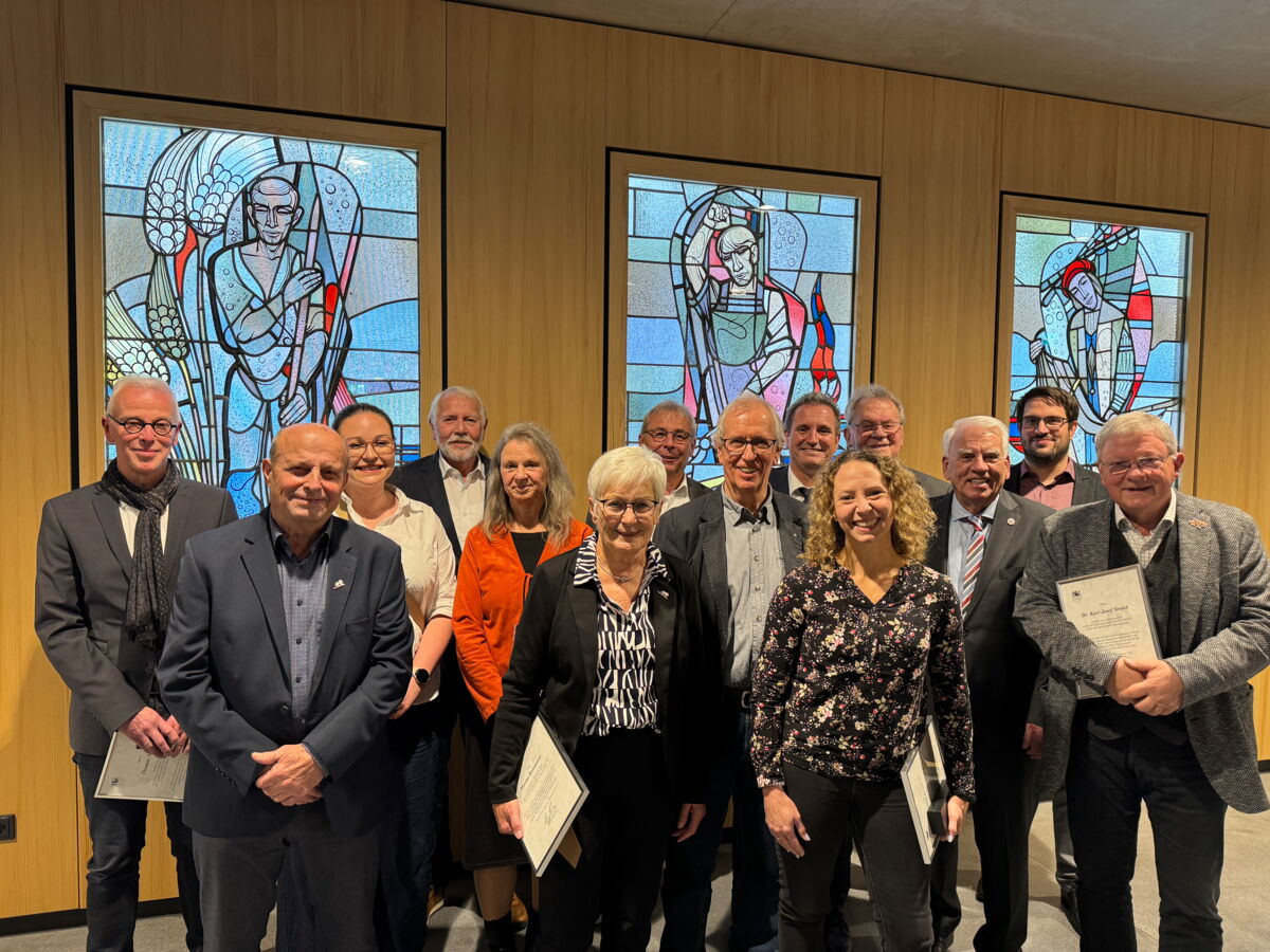 Mitglieder des Stadtrates und Ortsvorsteher verabschiedet