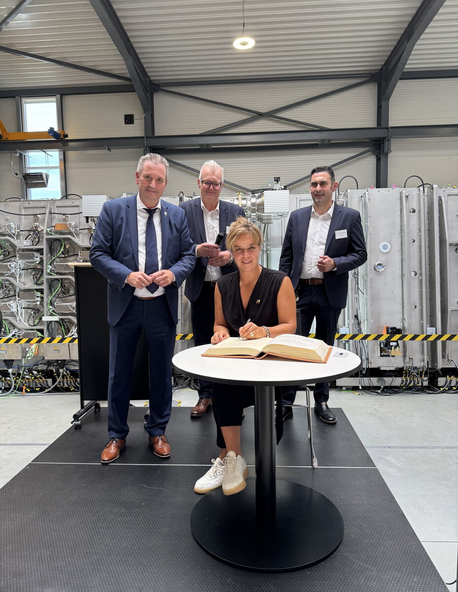 Die stellvertretende Ministerpräsidentin und Ministerin für Wirtschaft, Industrie, Klimaschutz und Energie des Landes Nordrhein-Westfalen, Mona Neubaur, war während ihrer diesjährigen Sommertour zu Gast in Baesweiler.