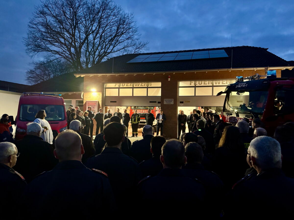 Einsegnung des Feuerwehrgerätehauses in Loverich