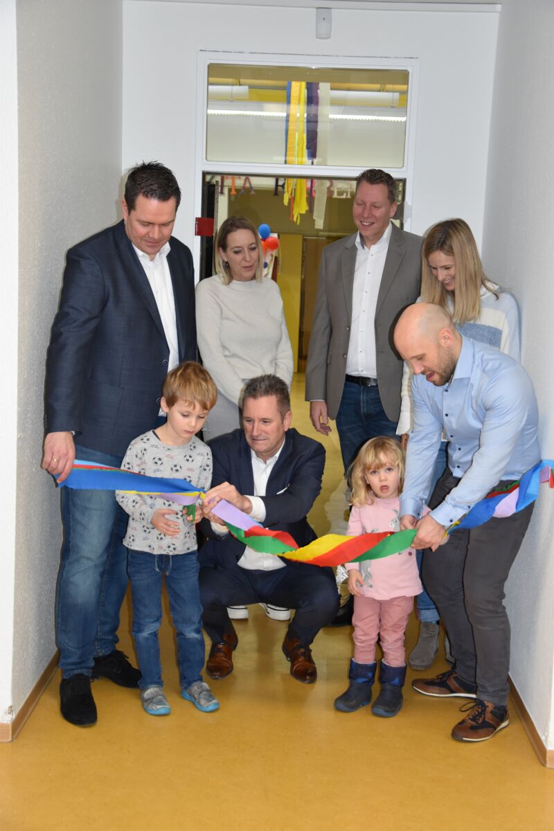 Der Bewegungsraum wird eingeweiht.