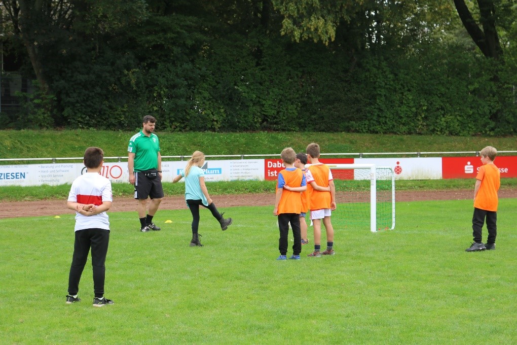 Probetraining des JSV Baesweiler bei FlitzKids