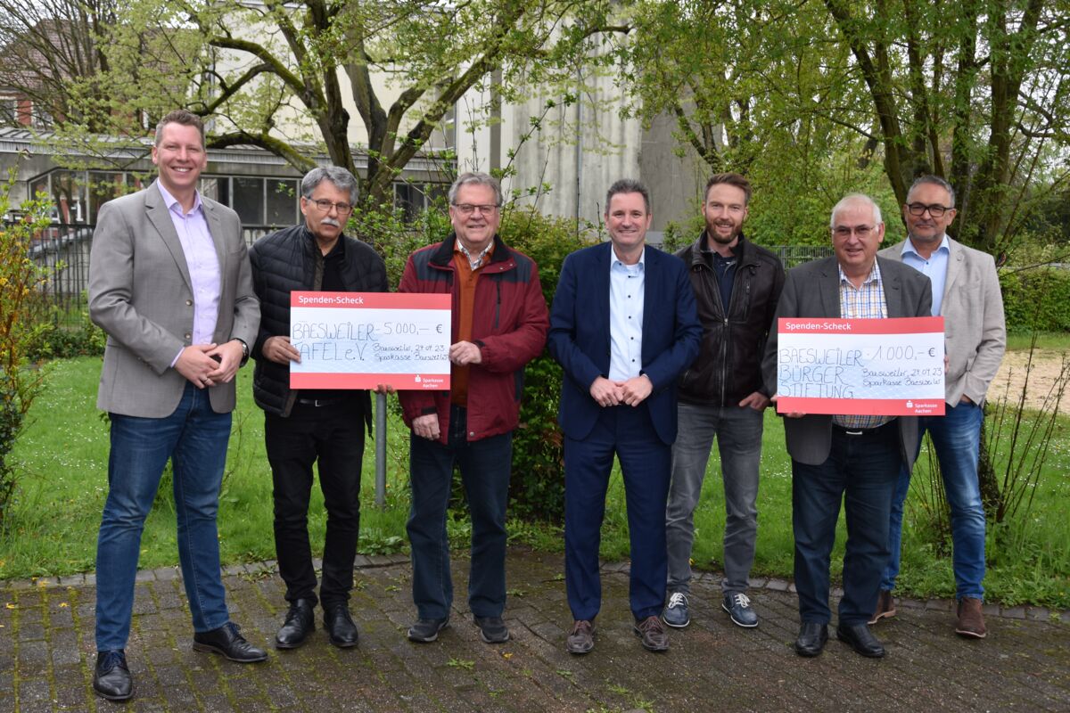 Spendenübergabe Bürgerstiftung und Baesweiler Tafel der Sparkasse Aachen